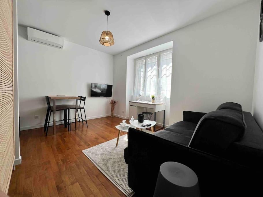 Appartement Climatise / Centre-Ville / 4 Personnes Безансон Экстерьер фото