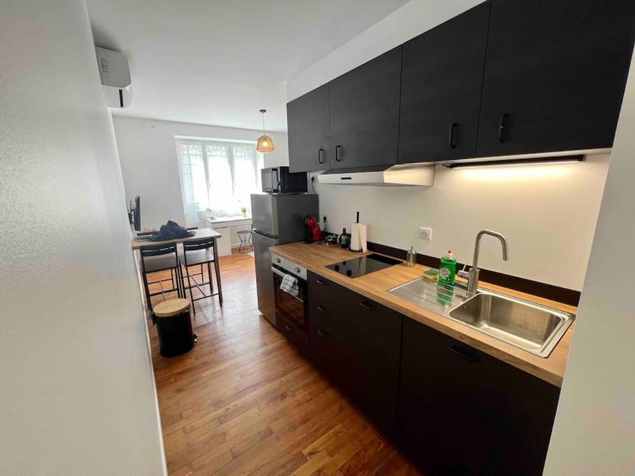 Appartement Climatise / Centre-Ville / 4 Personnes Безансон Экстерьер фото